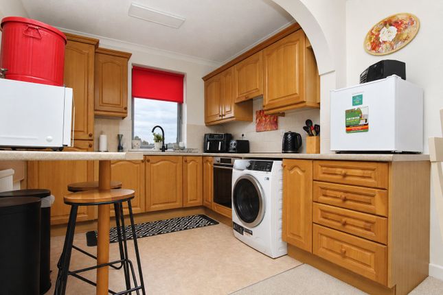 Flat 17, Berrow Lodge,, Clarence Road East, Somerset photo 4