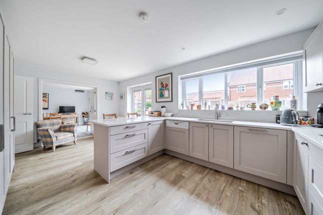 1, Dapples Lane, Cranleigh photo 4