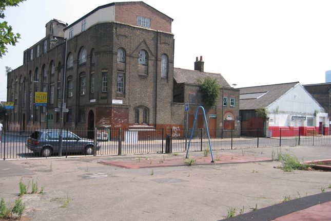 Office to let in Pixley Street Studios, London