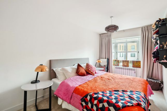 20, Trinity Court, Gloucester Terrace, London photo 4