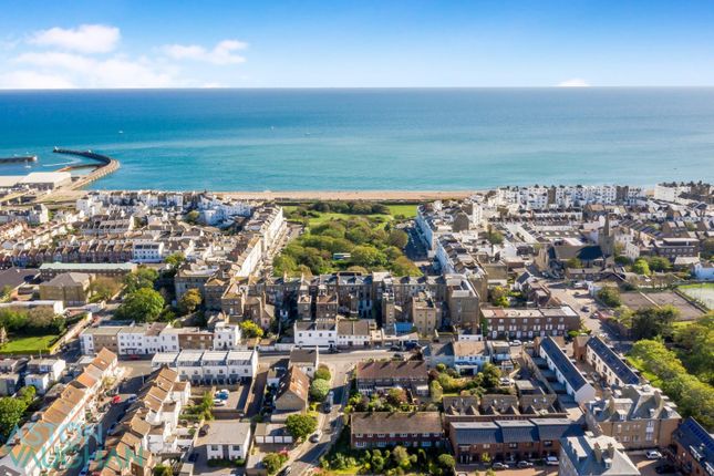 Flat for sale in Lewes Crescent, Brighton