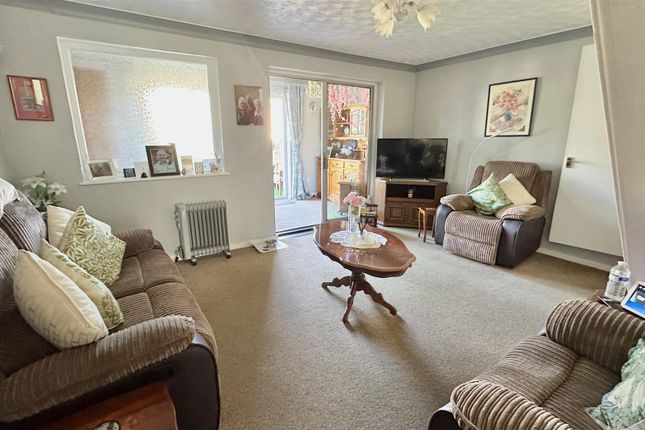3, Begonia Place, Clacton-On-Sea photo 3