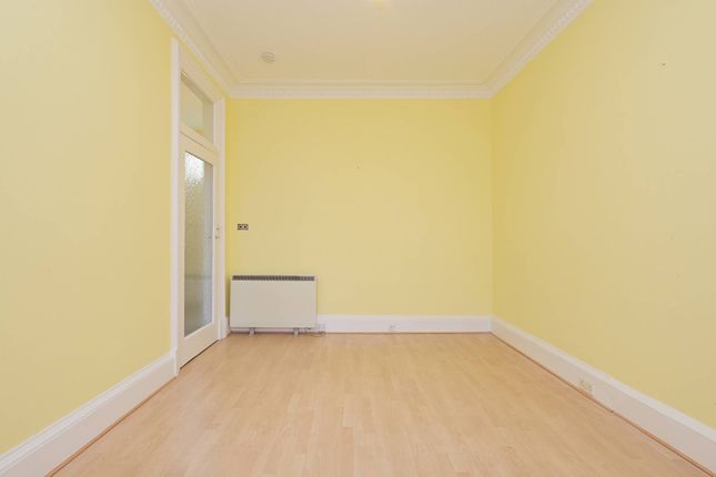 3/8 Craighall Crescent, Edinburgh, EH6 4RX photo 4
