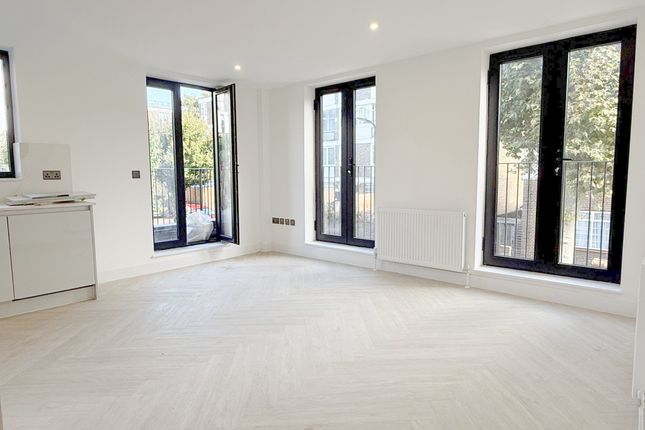 Open Plan Living Room/Kitchen