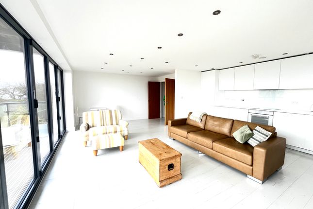 Flat for sale in Olivia Court, Kent