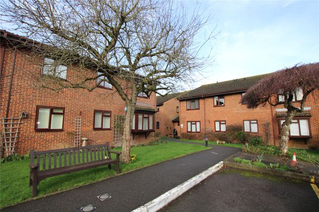 Thumbnail Flat for sale in Guildford, Surrey