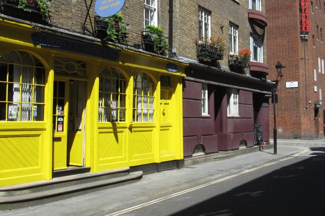 Studio to rent in Mercer Street, London
