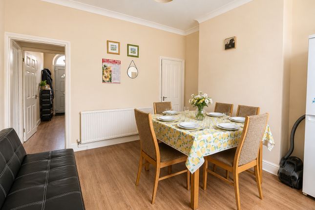 60, St Hughs Street, Lincoln photo 4