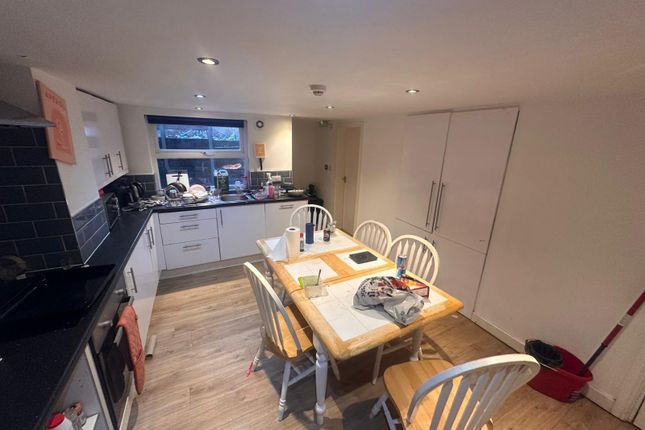 Estcourt Terrace, Leeds photo 3