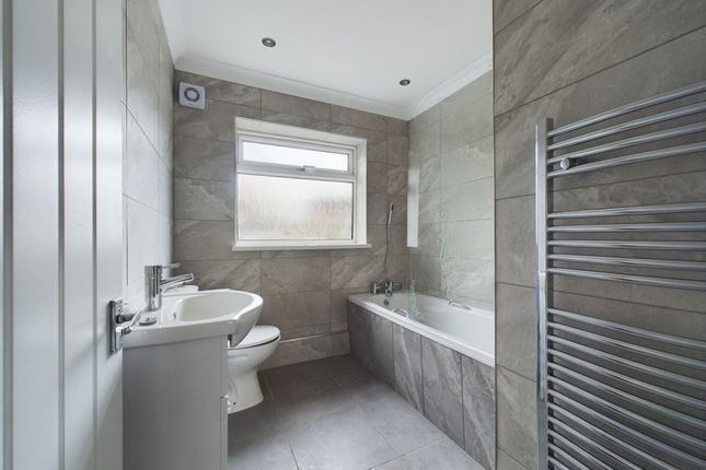 11 Alder Grove, Ebbw Vale photo 4