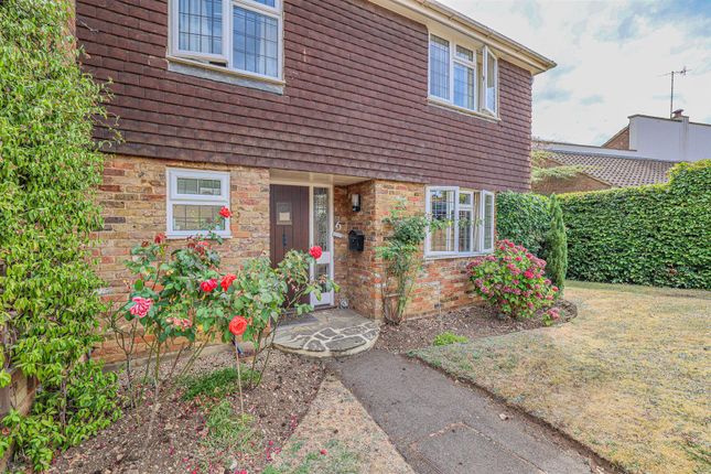 6, Silverthorn Drive, Hemel Hempstead photo 4