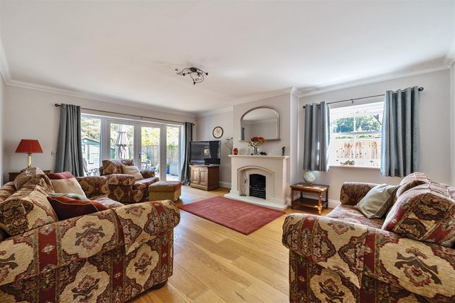 Century House, 100a, Reading Road, Finchampstead photo 2