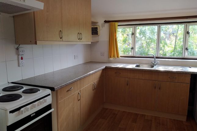 32, Ednaston Road, Dunkirk, Nottingham photo 2