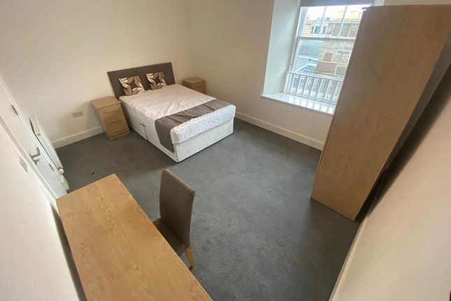 Flat C, 94, Nethergate, City Centre photo 4