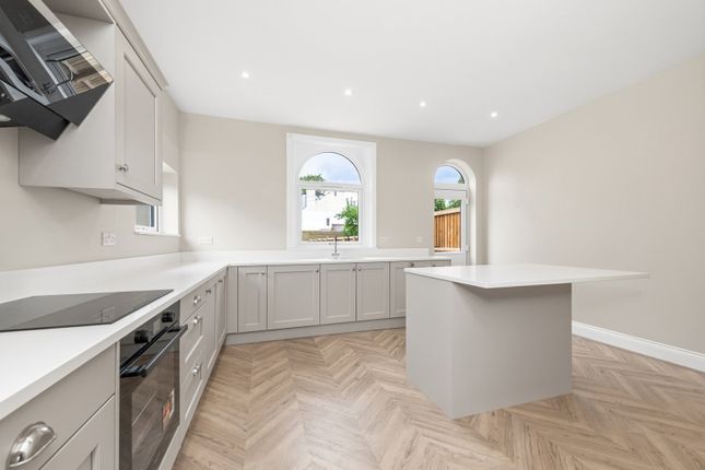 1, Barwick Road, Leeds photo 3