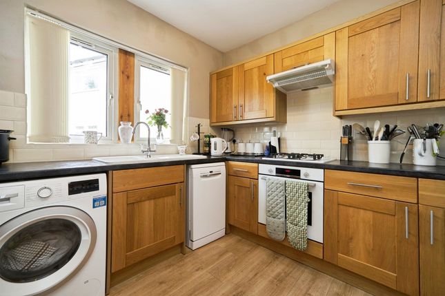11, Hillside Grove, Keighley photo 4