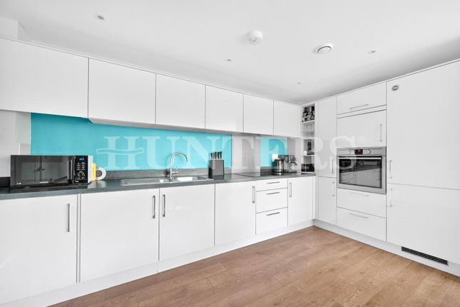 Flat 18, Lapwing Heights, Waterside Way, London photo 4