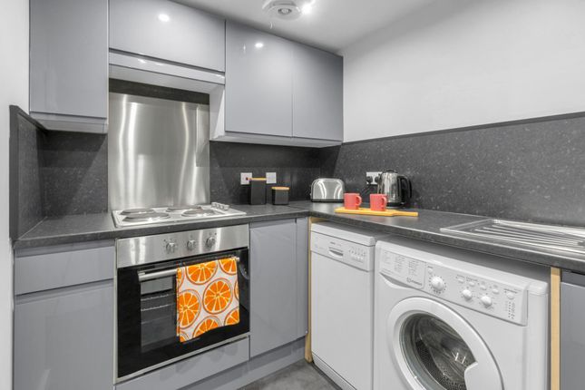 Flat 1, Burley Road, Leeds photo 5
