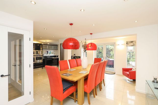 14 Blenheim Close, Sheffield photo 3