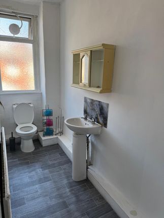 Cross Flatts Drive, leeds photo 5