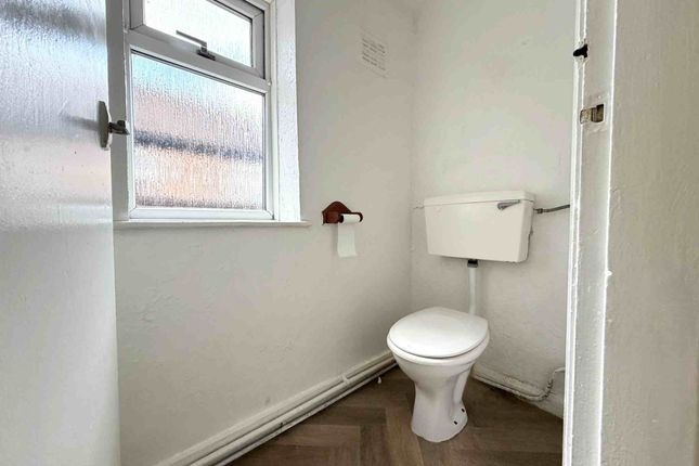 35, Field Drive, Mansfield photo 4