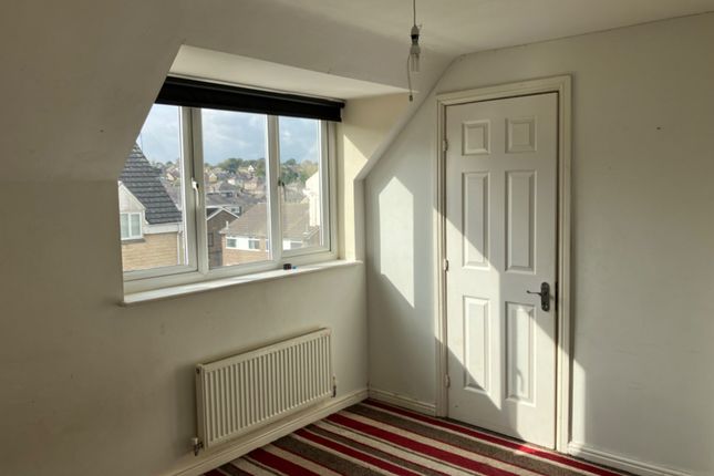 Town house for sale in Loxley Close, Bradford