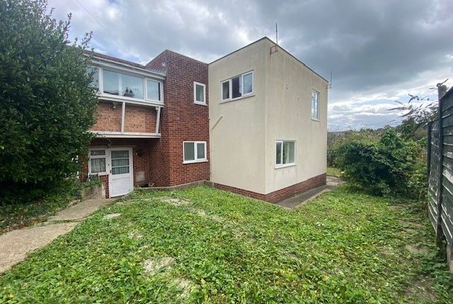 12 Penfield Gardens, Dawlish photo 3