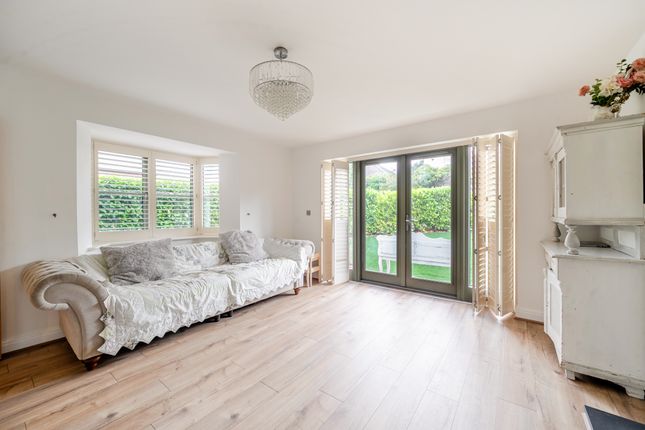 Woodcroft House, Elizabeth Close, Stratford-Upon-Avon photo 4