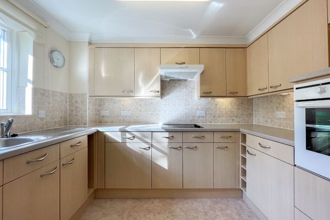 Flat 45, Nelson Court, Gravesend photo 3