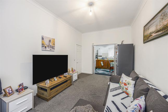 Manor Court, North Chingford photo 4