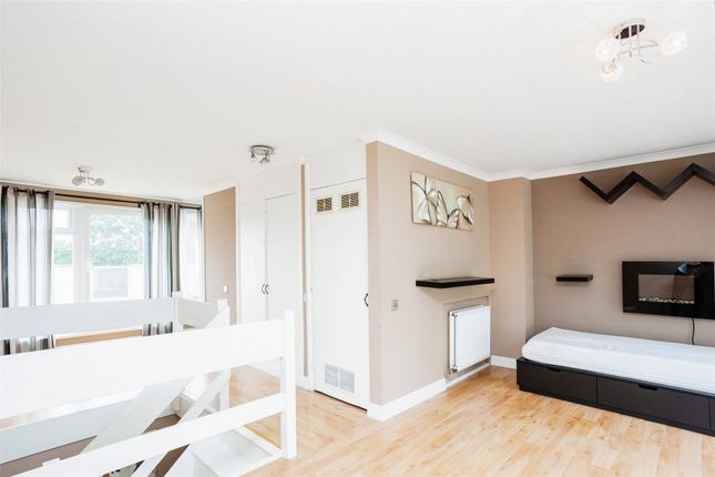 Maisonette for sale in Turnpike Place, Crawley, West Sussex