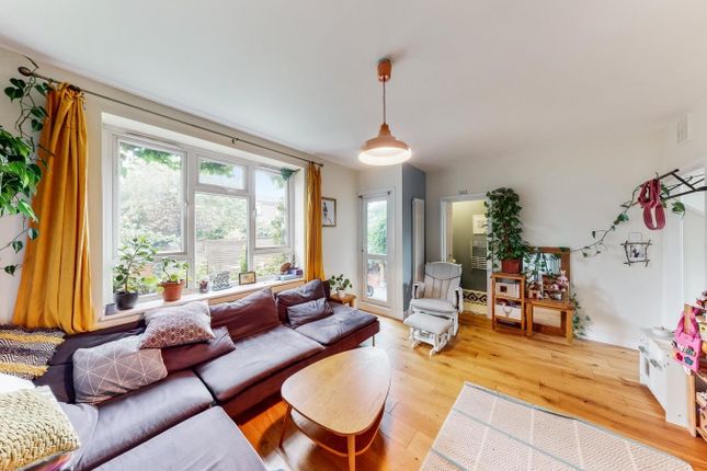 Thumbnail Flat for sale in Benthal Road, London