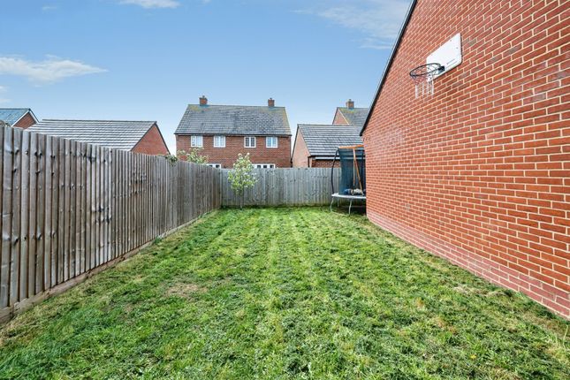 26, Restharrow Road, Aylesbury photo 4