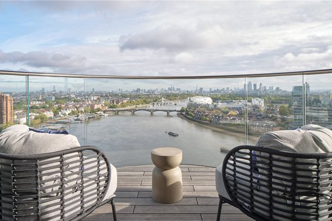 Thumbnail Flat for sale in Chelsea Waterfront, London