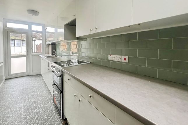 15 Courtland Road, London photo 3