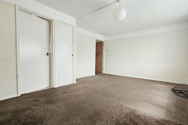 9 Brunel House, Keith Road, Hayes photo 2