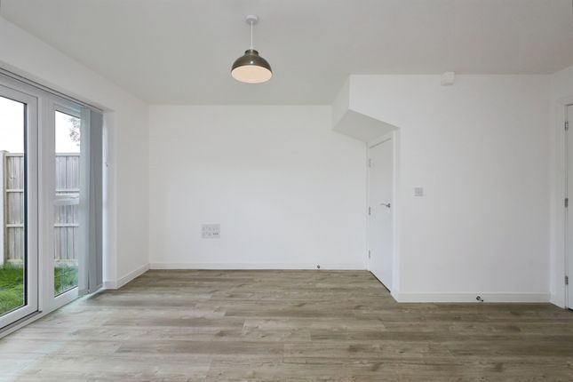 11, Honeysuckle Avenue, Hailsham photo 4