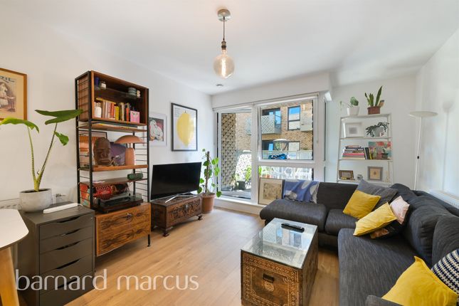 Flat 4, Spurrings Court, 111, Elmington Road, London photo 2