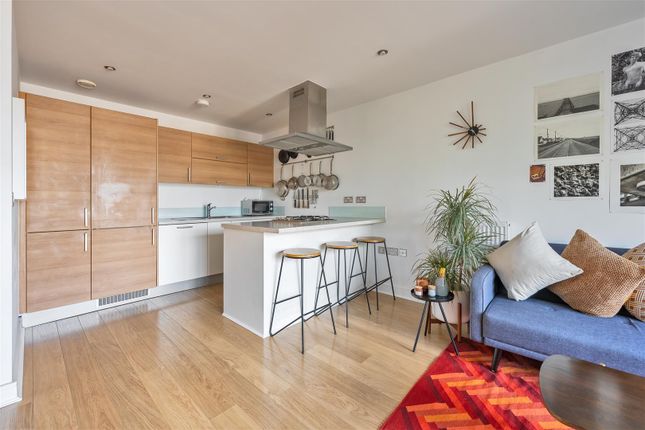 Thumbnail Flat for sale in Thomas Jacomb Place, London