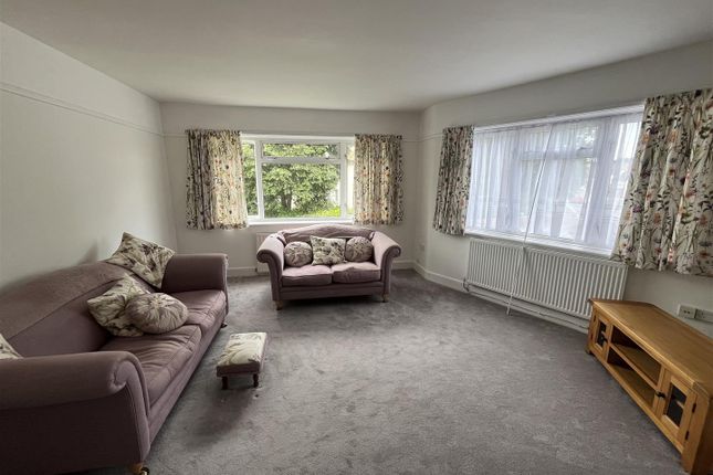 16, West Court, Bridport photo 4