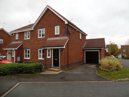 Semi-detached house to rent in Peabody Avenue, Worcester