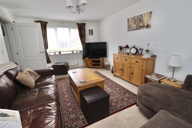 20, Chatsworth Drive, Elloughton photo 3