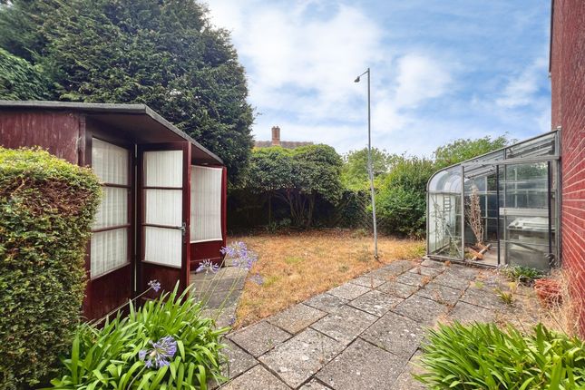 17, Avon Close, Stratford-Upon-Avon photo 4