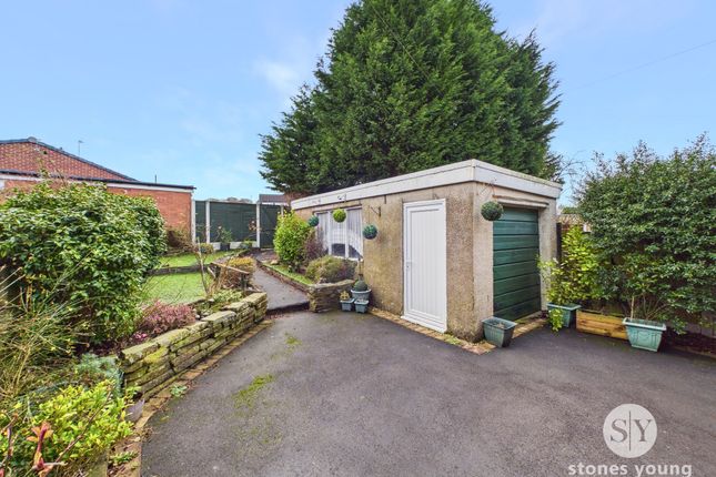 14 Witney Avenue, Blackburn photo 2