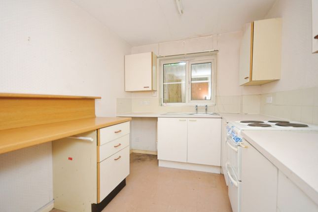 Flat 20, Albemarle Lodge, 77, Kent House Road, London photo 4
