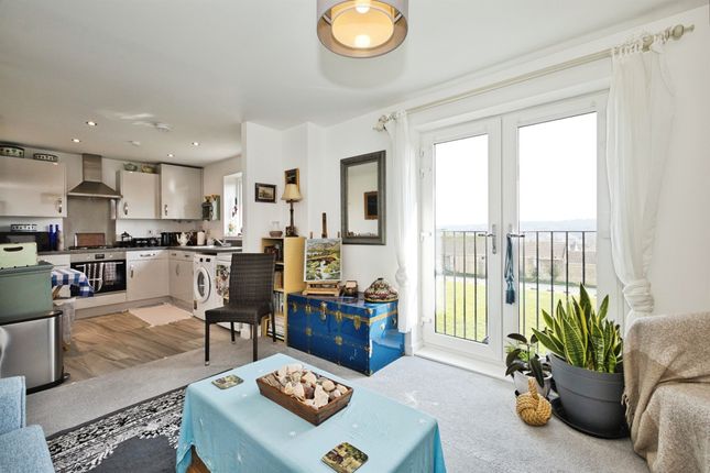 Flat 6, 3, Batten Drive, Sherborne photo 2