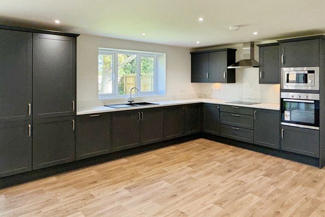 Woodlands, 37, Main Road, Bourne photo 3