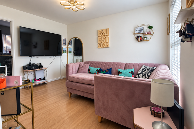 16, Sir William Wallace Court, Larbert photo 2
