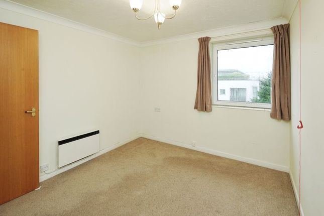 Flat for sale in Amber Court, Hove