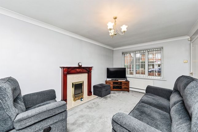 32, Langdale Drive, Pontefract photo 3